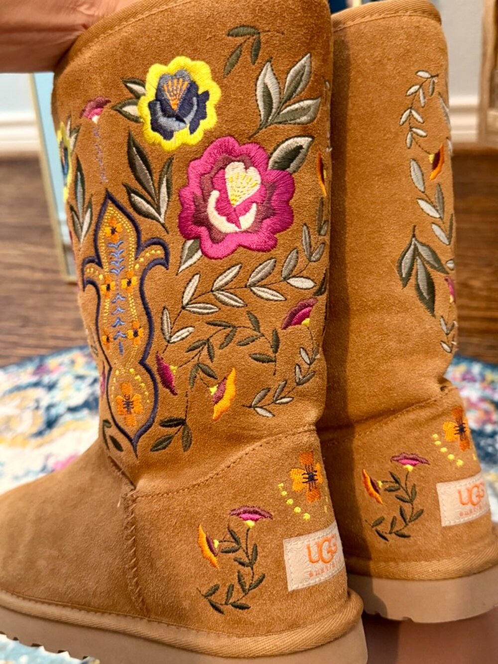 UGG Australia Juliette Floral Embroidered Sheepskin Boots Chestnut Size 8